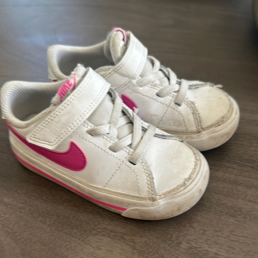 Nike White and Pink Sneakers with Velcro Strap